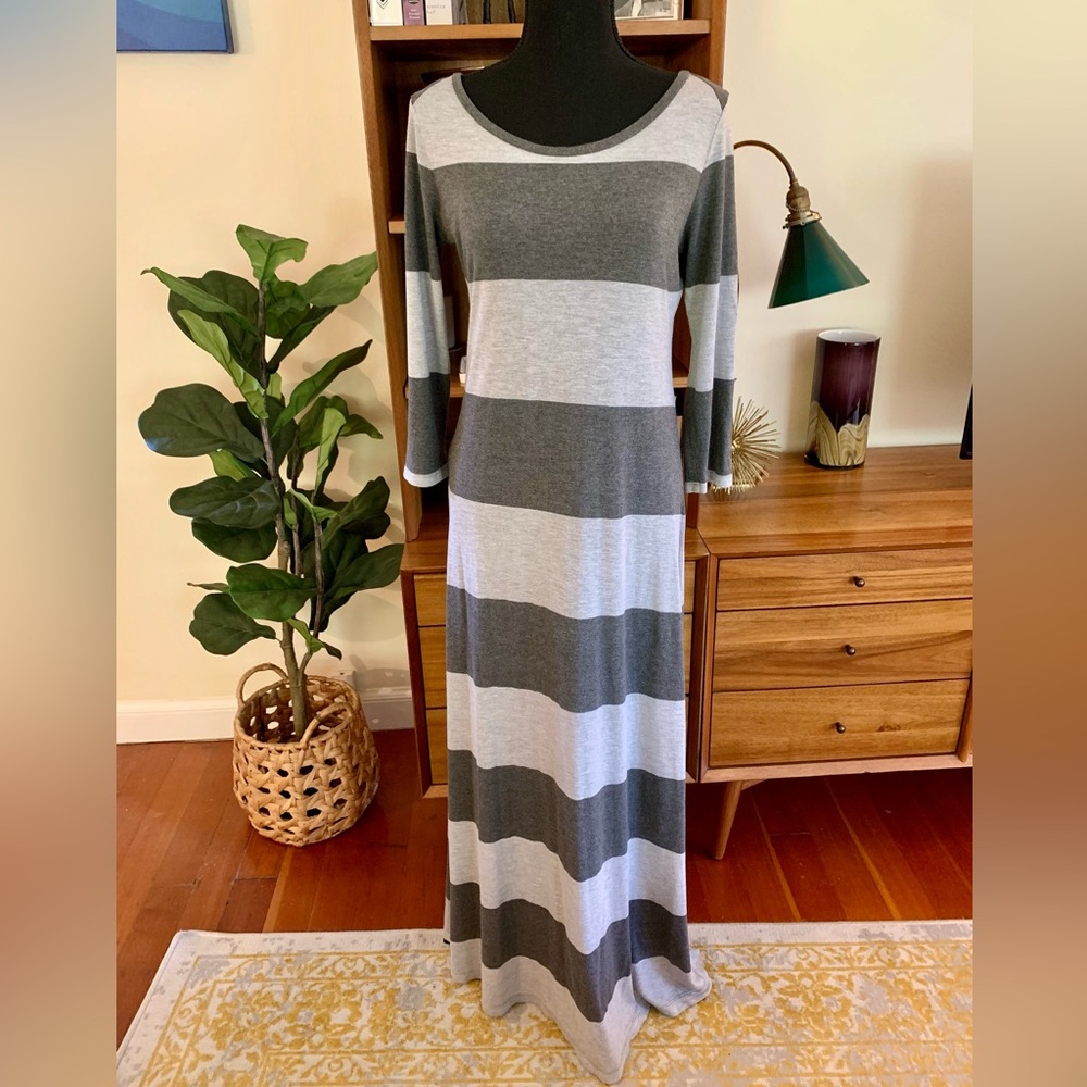 Gap 3/4 Sleeve Gray Striped Dress Size M